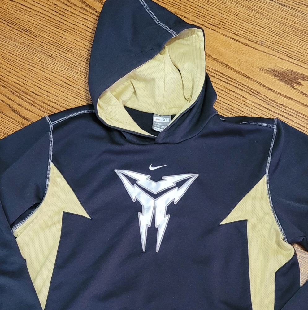 Nike, boys XL, color black with gold trim